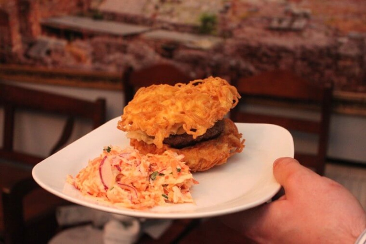 najlepsze hamburgery ramen burger przepis Warsztaty kulinarne gastronomiczne gotowanie pokazy w galeriach handlowych szkoła gotowania dzieci dorośli firmy instytucje publiczne centrum dom kultury