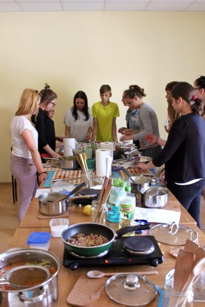 Studio kulinarne Eko Bazar Ekologiczne produkty lubelskie Warsztaty kulinarne gastronomiczne gotowanie pokazy w galeriach handlowych szkoła gotowania dzieci dorośli firmy instytucje publiczne centrum dom kultury