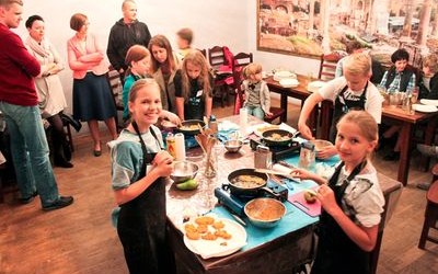 Warsztat kulinarny jako prezent dal dziecka - na urodziny, imieniny, rocznicę dla chłopców, dziewczynek, osób dorosłych|Wspólne gotowanie atrakcja na urodziny imieniny|Sprawdzone najlepsze pomysły na prezenty dla dzieci i dorosłych