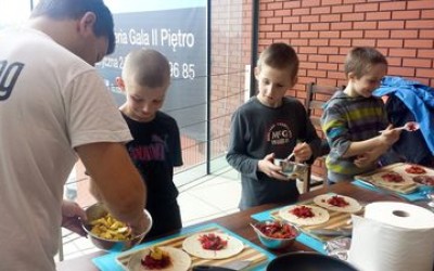 warsztaty kulinarne integracyjne integracja dla firm lubelskie lublin zabawa dzieci dorośli galeria gala blogger blogerzy przepisy gotowanie